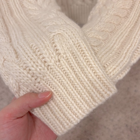 NEW ITALY WOOL CABLE KNIT  SWEATER (S) - Picture 6 of 10